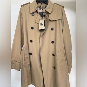 Burberry Modern Fit Trench Coat Size US 8